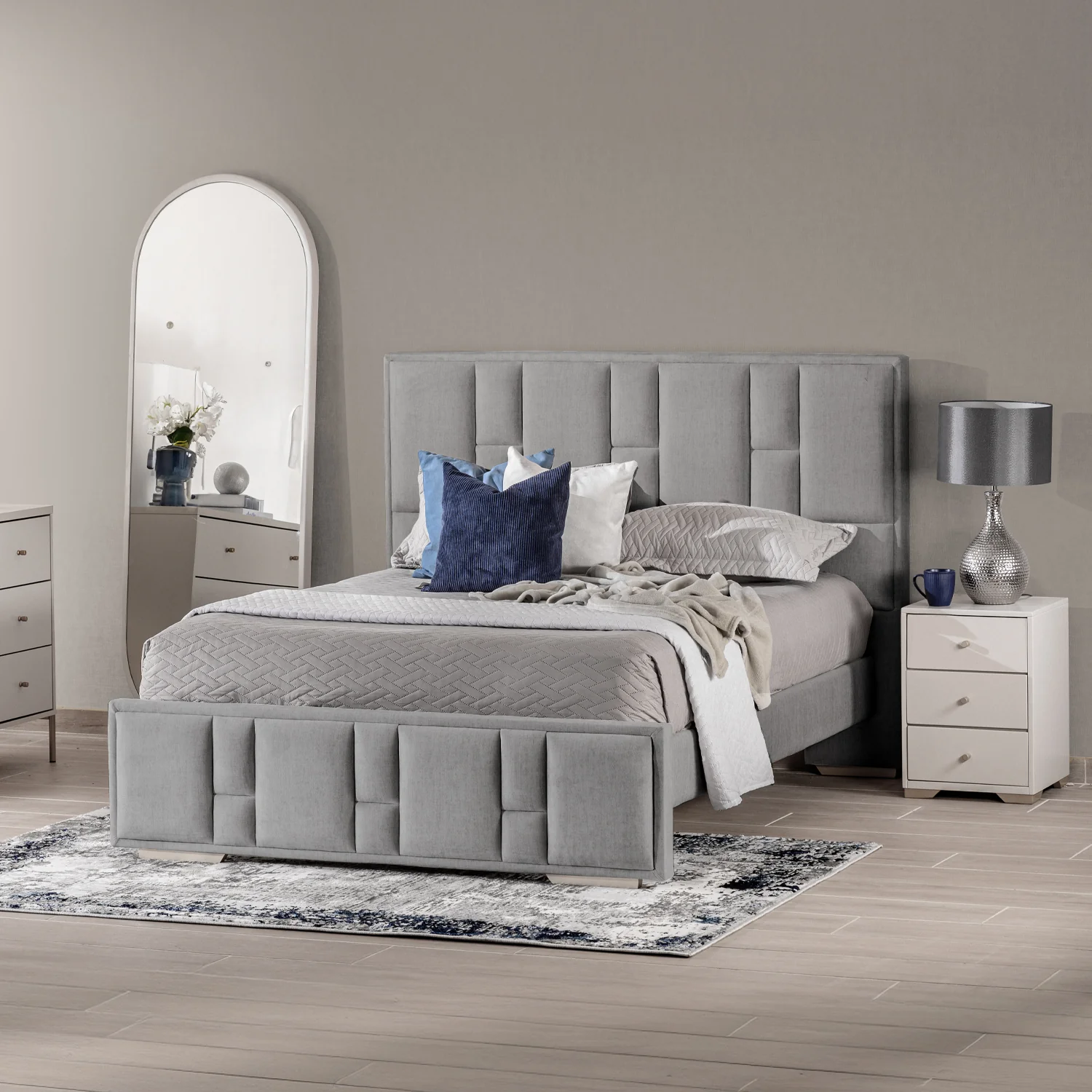 Cama Queen Thymon Gris, Champaña - Image 2
